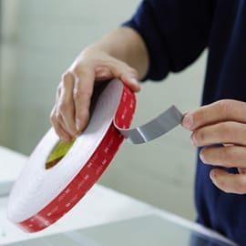 Использование высокотемпературной двусторонней клейкой ленты GPH 110-GF Scotch VHB